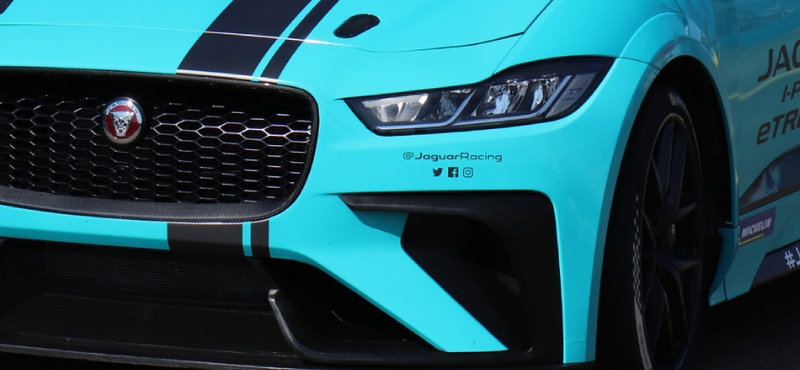 Versenytempó: körbefotóztuk a Jaguar elektromos SUV sportkocsiját