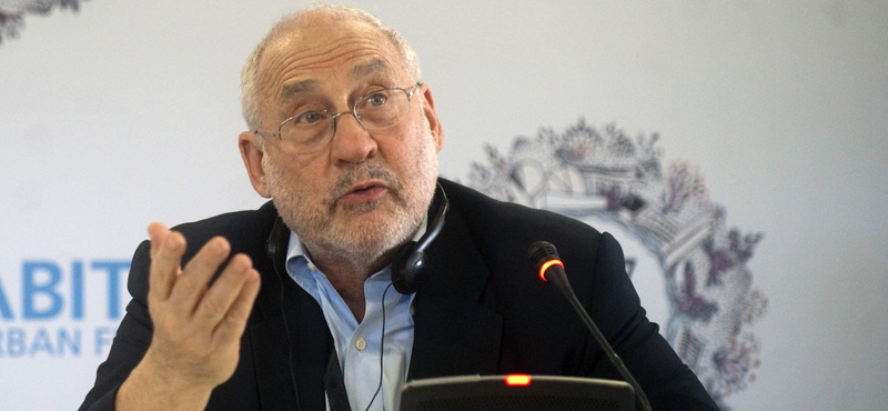 Stiglitz: A görögök csak alamizsnát kaptak, de nagy árat fizettek érte