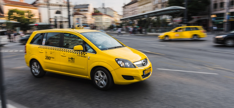 Ez történik, ha egy taxis megnyomja a „támadás” gombot