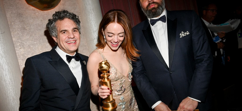 Emma Stone és Mark Ruffalo nem győzött betelni a magyar mekis kajával, mikor itt forgattak - videó
