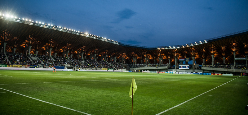 Elmentem Mészároslandbe átélni a felcsúti futball-lázat, ehelyett a nyakamba rúgták a sörömet