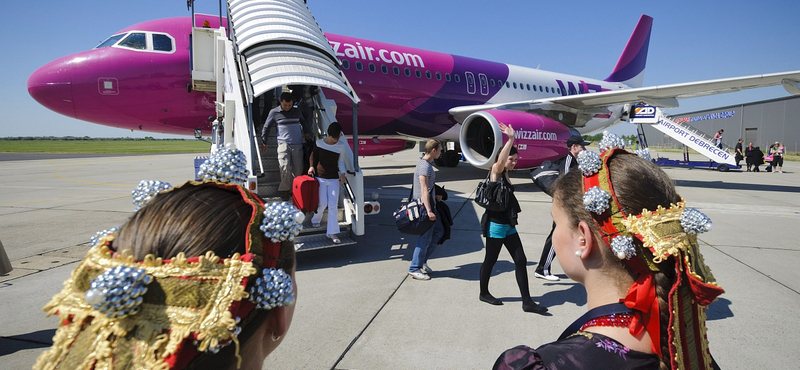 Fizetős lesz a kézipoggyász a Wizz Air járatokon