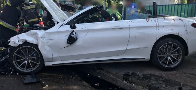 Pénzt kínál az áldozatok családjának a hétfői tragédia mercedeses sofőre