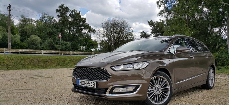 Ford Mondeo Vignale-teszt: jár a prémium