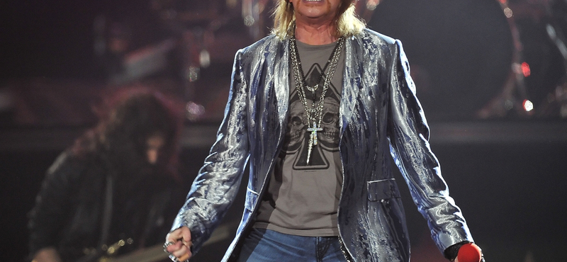 Axl Rose léphet az AC/DC-frontember helyébe