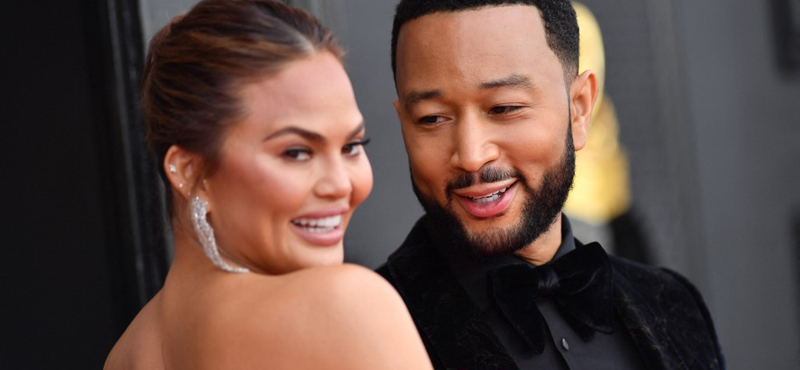 Itt az első fotó Chrissy Teigen és John Legend kisbabájáról