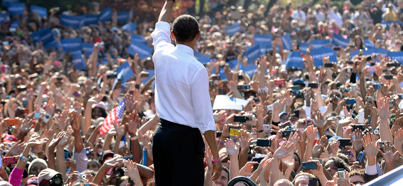 A civilek Obamának, a piac Romneynak drukkol