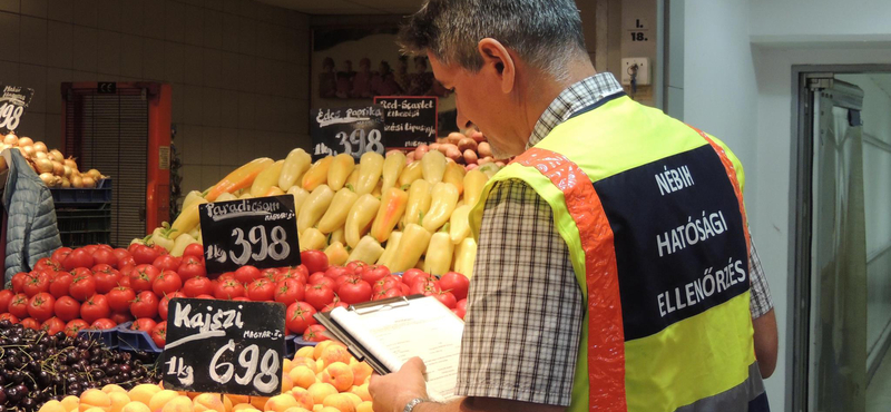 Magyarnak adják el a külföldi termékeiket a kofák