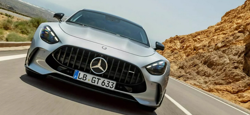 Beárazták a vadonatúj 585 lovas biturbó V8-as AMG GT kupét