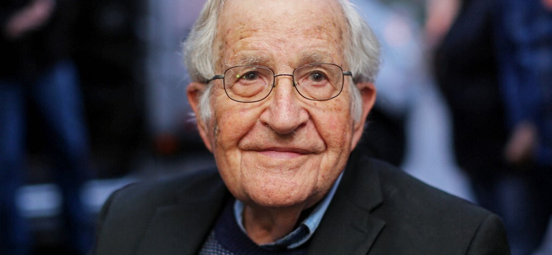 Halálhírét keltették, de nem halt meg Noam Chomsky