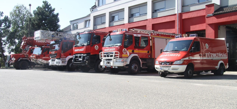 "Veszélyes Kétévesek": tűzoltókat kellett hívni, miután egy kisfiú kizárta a lakásból édesanyját
