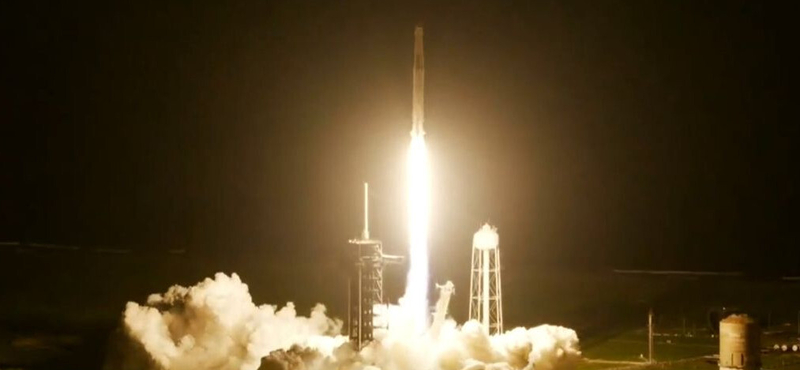 Elindult a SpaceX kockázatos történelmi küldetése, ami elhozhatja az első privát űrsétát is – videó