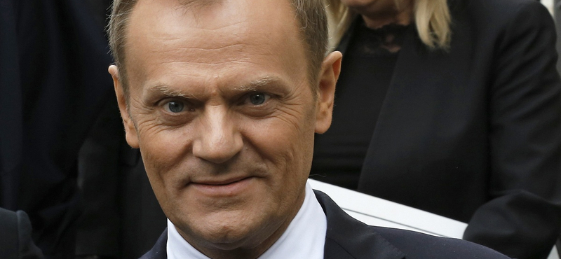 Tízezrek tüntetnek Varsóban a Tusk-kormány ellen