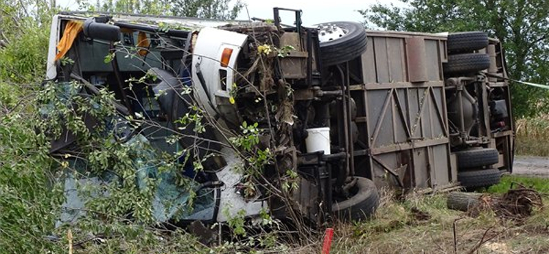 A vizsgáztató és a buszsofőr is a bíróság elé állhat a tótkomlósi tömegszerecsétlenség miatt