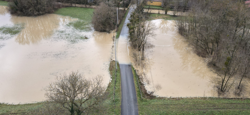 Drónfotókon a megáradt Sorok-Perint-patak