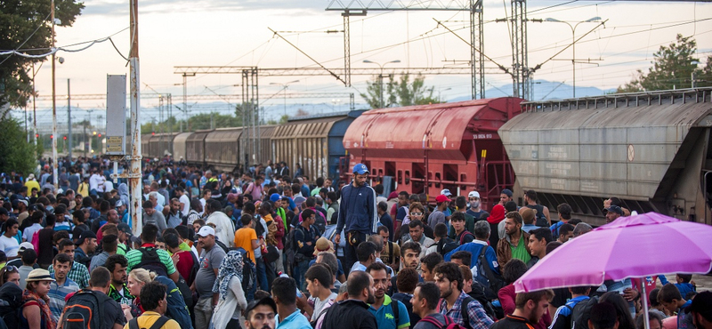 Döbbenetes, 7600 menekült lépett Macedóniába