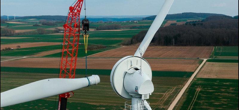 Rendszerváltás fából: felszerelték a világ első falapátjait egy szélturbinára, 20-25 évig bírhatják