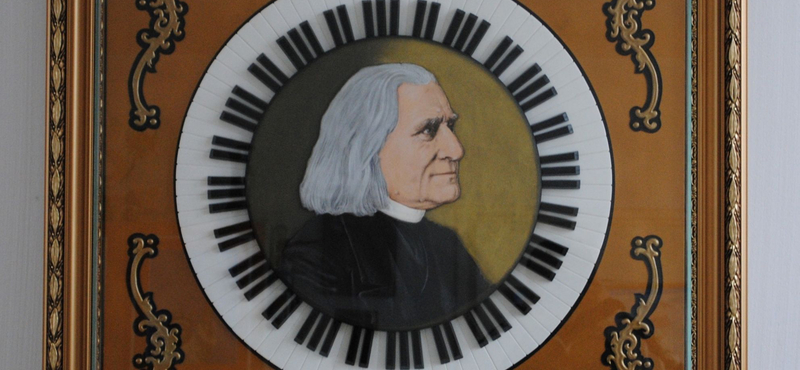 Liszt Ferencen a világ szeme 