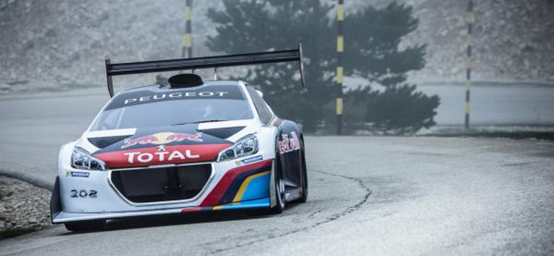 Így rakják össze Loeb veszedelmes hegyi Peugeot-ját - videó