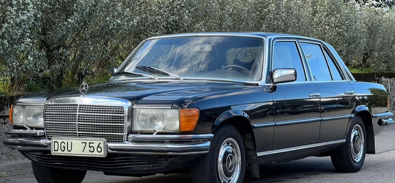 50 éve uralkodik a svéd király, és most eladó a régi luxus Mercedese