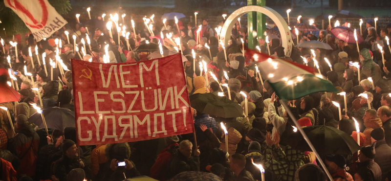 Trükkösen számolt be a közmédia Hadházy MTVA elleni tüntetéséről