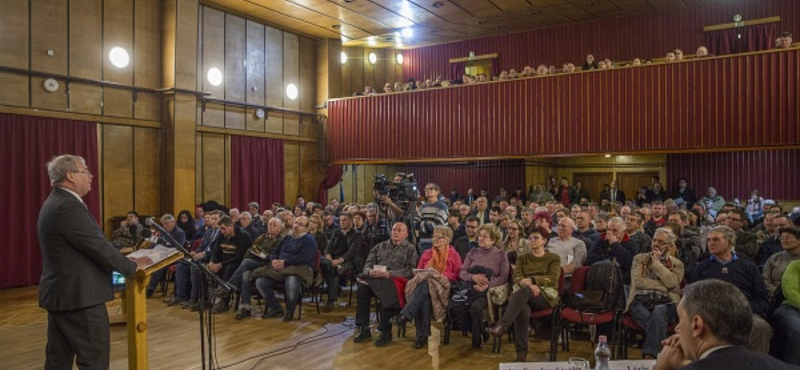 Lázárnak és Fazekasnak az arcára fagyott a mosoly