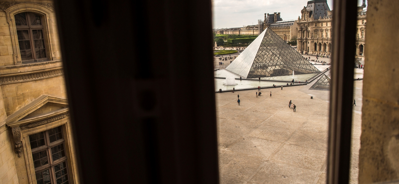 Mitterrand szeretője szorgalmazta a Louvre-üvegpiramis építését?