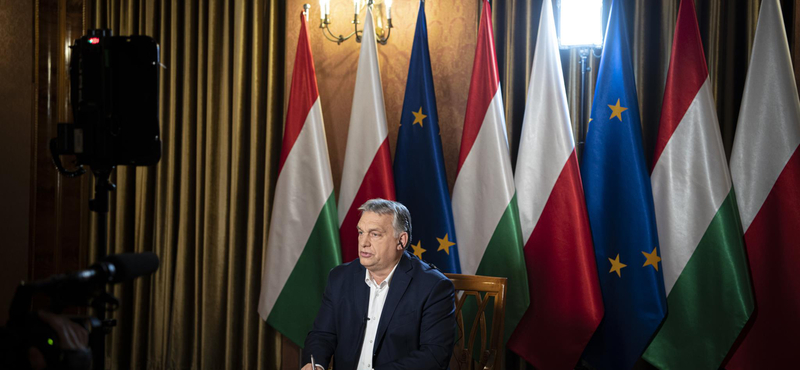 Orbán Varsóban: nagy esélyünk van a győzelemre