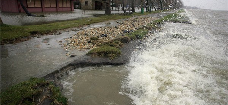 Elkezdik a balatonfenyvesi kikötő építését, különben elveszik az uniós pénz