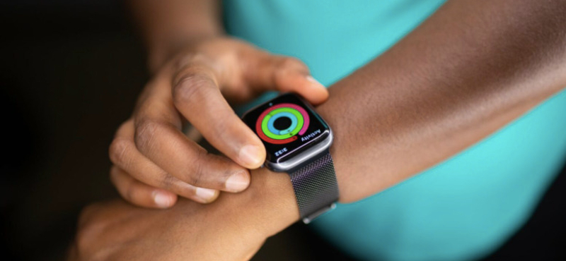 Érdekes szabadalom látott napvilágot, jöhet a színváltós Apple Watch-pánt