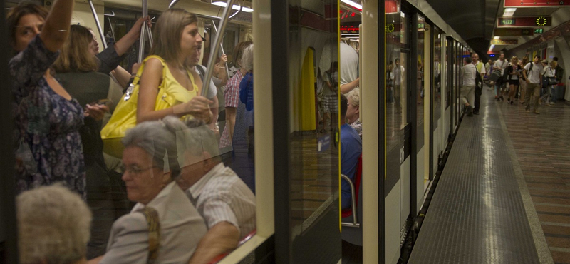 Nem áll meg a metró a Blaha Lujza téren