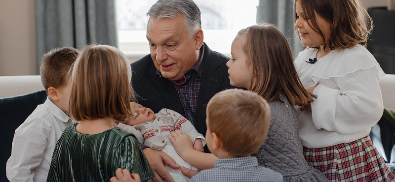 Orbán Viktor unokás képet osztott meg karácsony alkalmából 