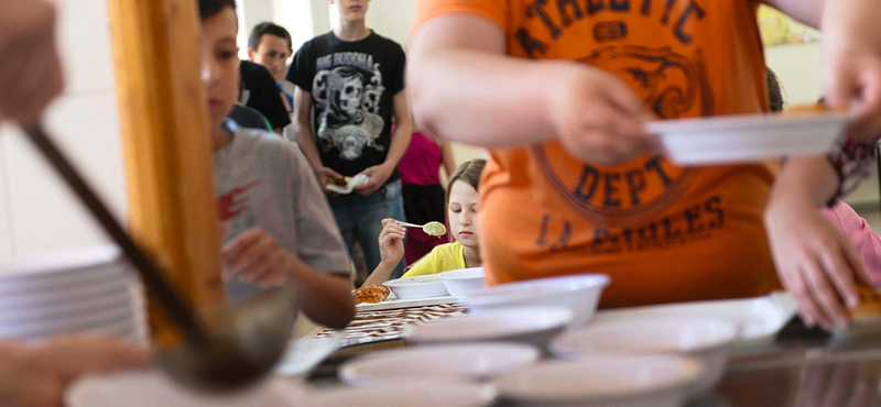 Összesen 130-an lettek rosszul ételtől lábatlani bölcsődékben, óvodákban, és egy iskolában