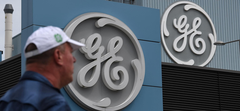 Kevesen buknak akkorát, mint a General Electric