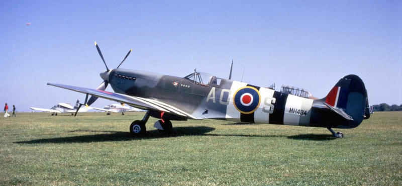 Lezuhant egy II. világháborús brit Spitfire, meghalt a pilóta