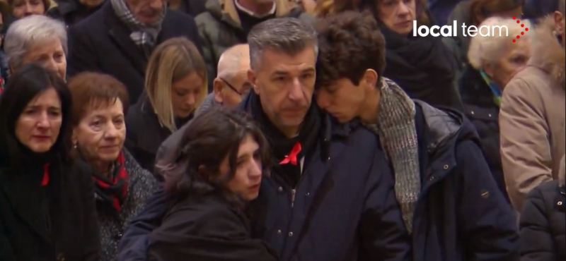Így temette el Olaszország a fiatal egyetemista nőt, akivel a volt párja végzett brutális kegyetlenséggel - videó
