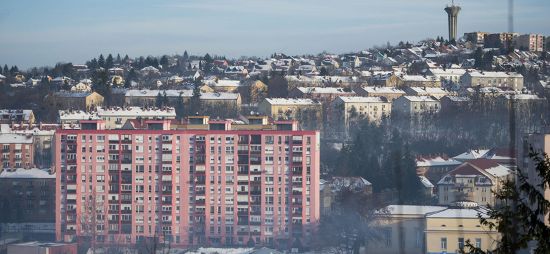 Komlón kijárási tilalommal párosulhat a közvilágítás lekapcsolása