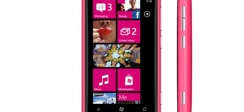 Már Magyarországon is kapható a Microsoft-Nokia gyerek: a Nokia Lumia 800