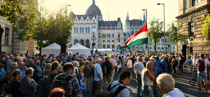 Pár száz embert mozgatott meg Gyurcsány tüntetése