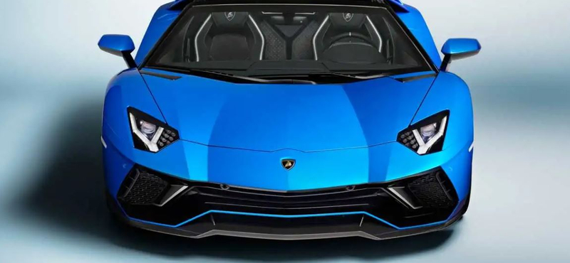 Vége a Lamborghini hagyományos motorú korszakának