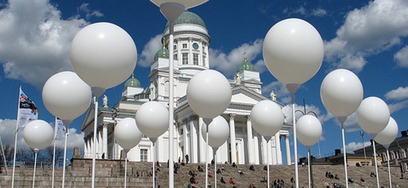 Este nyílik a vadonatúj koncert palota