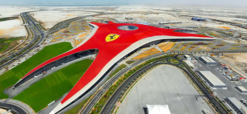 Luxus Ferrari vidámpark nyílt Abu-Dzabiban