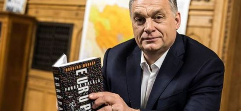 Könyvajánlóval jelentkezett Orbán Viktor