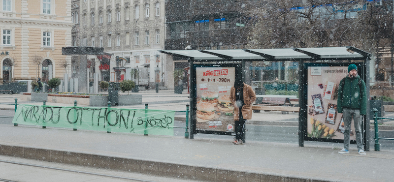 Az első havazásra lerobbant 8 hókotró