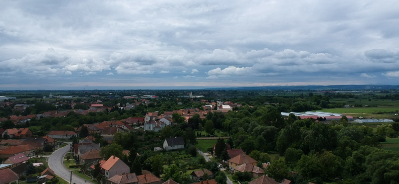 Az autóipari gyár adóbevétele Felsőzsolcára megy, a bűze viszont Arnótra