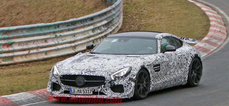 Brutális AMG GT-t tesztel a Nürburgringen a Mercedes