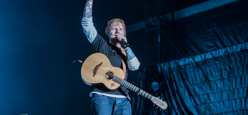 Ed Sheeran beállt csaposnak