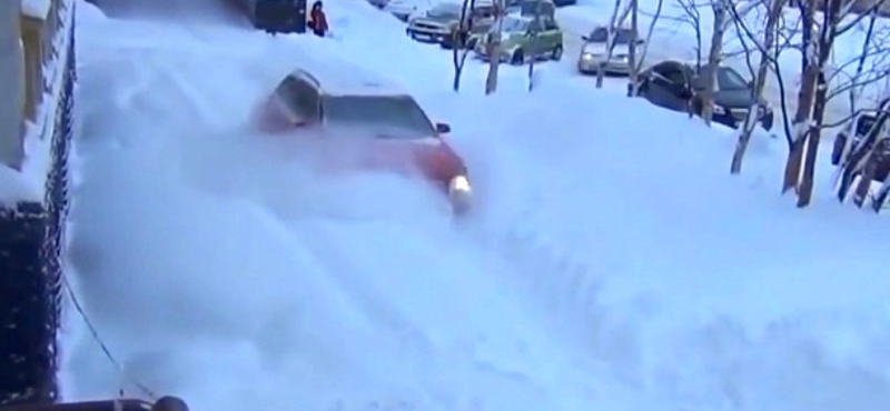 Videó: ha nincs kéznél hóeke, megteszi egy Audi is