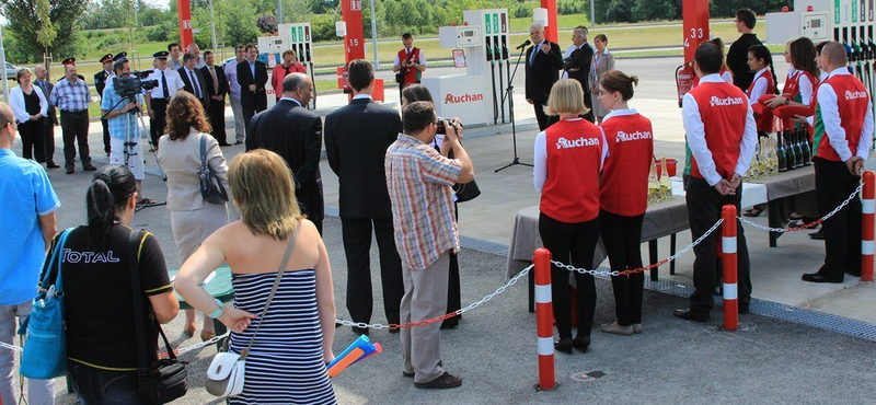 Önti a pénzt a magyar gazdaságba az Auchan