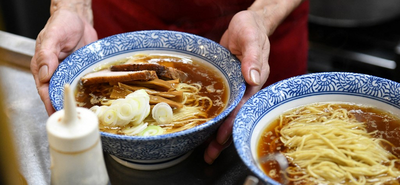 Ingyen ramen levessel bírják szavazásra a fiatalokat Japánban